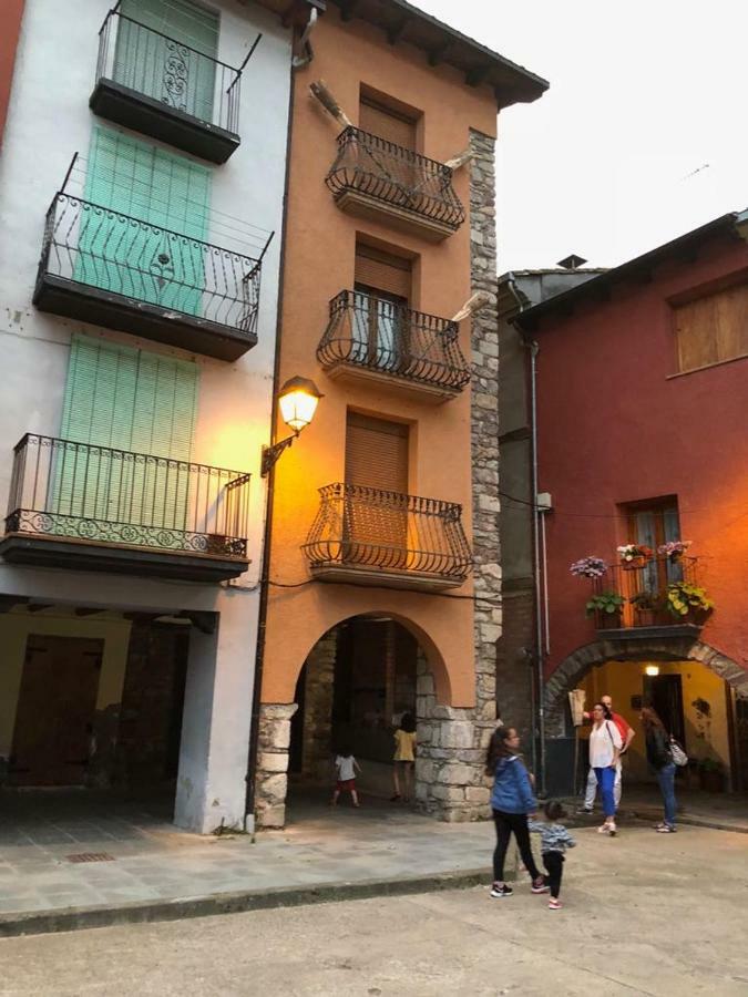 Apartamento Con Encanto El Pont de Suert Eksteriør billede
